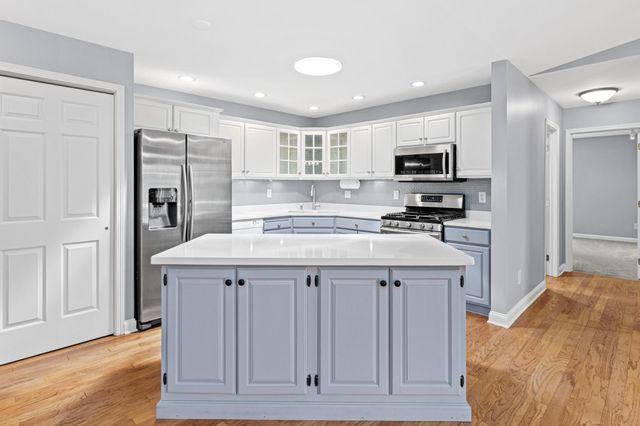 1860 Juneau Lane N, Plymouth, MN 55447