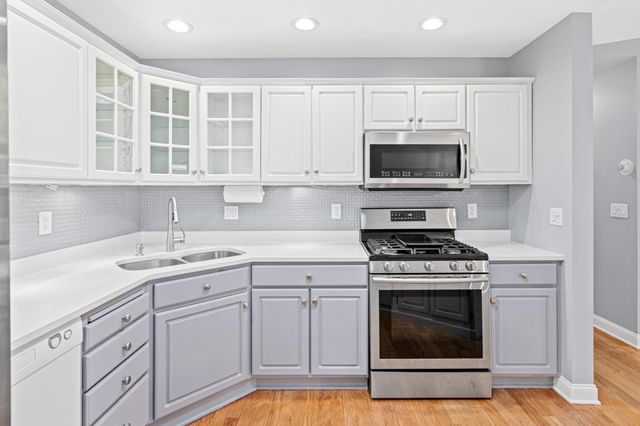 1860 Juneau Lane N, Plymouth, MN 55447