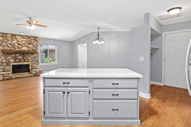 1860 Juneau Lane N, Plymouth, MN 55447