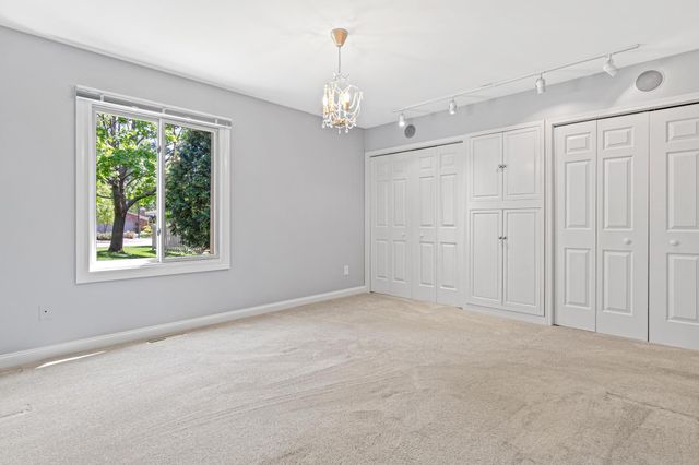 1860 Juneau Lane N, Plymouth, MN 55447