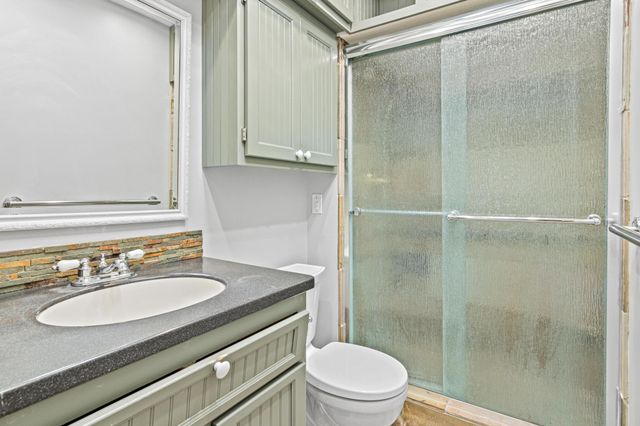 1860 Juneau Lane N, Plymouth, MN 55447