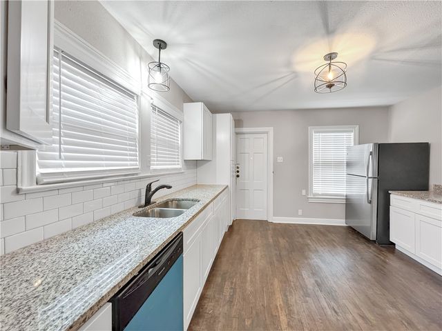 325 Louisiana Ave, Corpus Christi, TX 78404