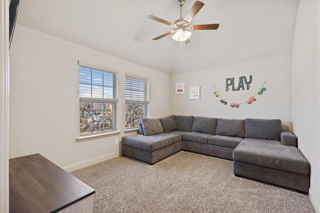 3906 Kensington Drive, Sanger, TX 76266