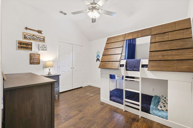 3906 Kensington Drive, Sanger, TX 76266