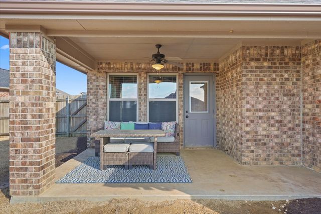 3906 Kensington Drive, Sanger, TX 76266