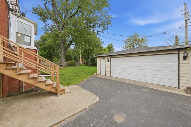 6830 W 112th Place, Worth, IL 60482