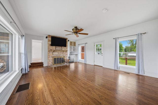 6830 W 112th Place, Worth, IL 60482