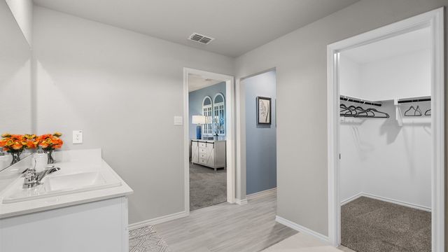 422 LUBBOCK Drive, Azle, TX 76020