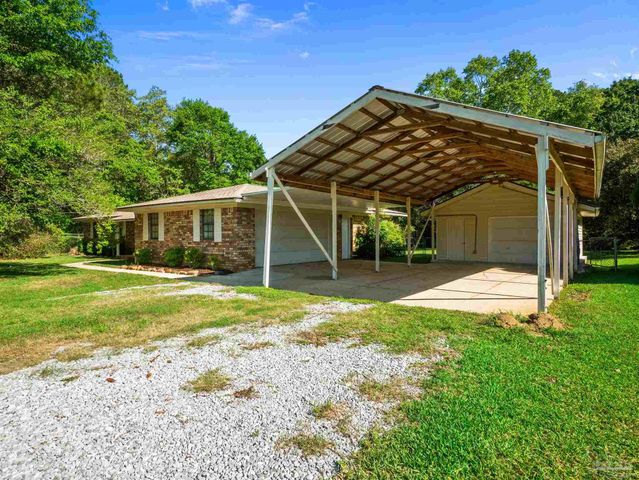 1632 Winston St, Cantonment, FL 32533