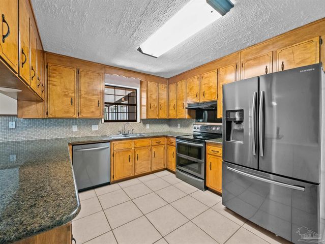 1632 Winston St, Cantonment, FL 32533