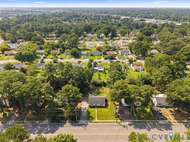 2313 Dickens Rd, Henrico, VA 23230