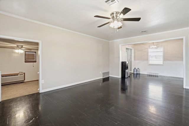 3807 NW Ferris Ave, Lawton, OK 73505