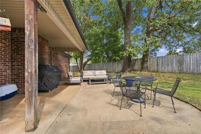 2727 Lemontree Circle, Springdale, AR 72762