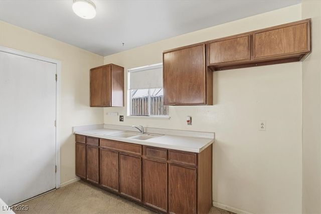 6332 Arlington Avenue, Las Vegas, NV 89107