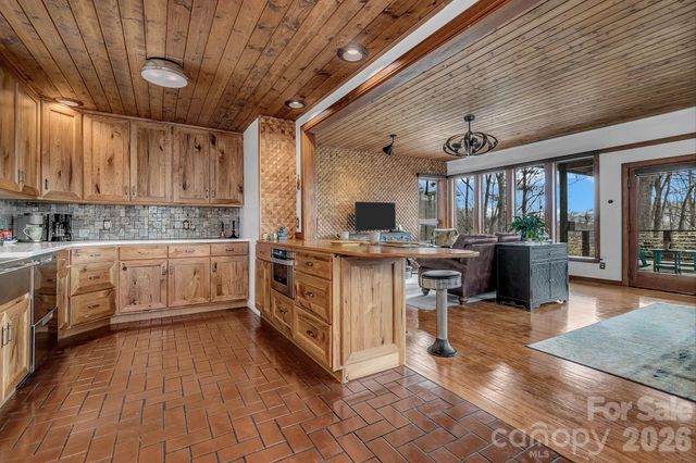 346 Lucky Lane, Clyde, NC 28721