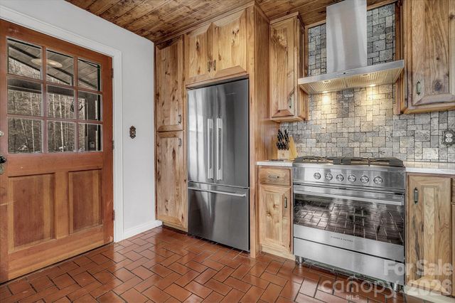 346 Lucky Lane, Clyde, NC 28721