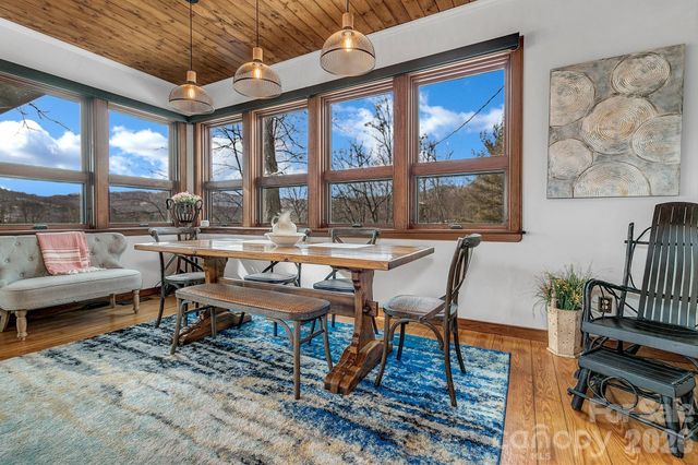 346 Lucky Lane, Clyde, NC 28721