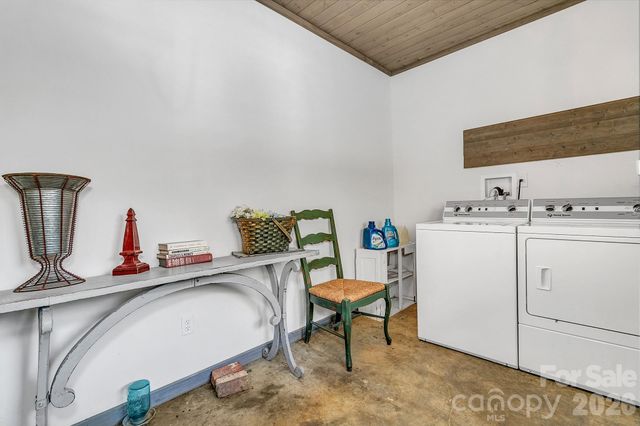 346 Lucky Lane, Clyde, NC 28721