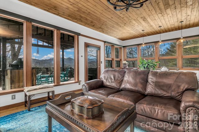 346 Lucky Lane, Clyde, NC 28721