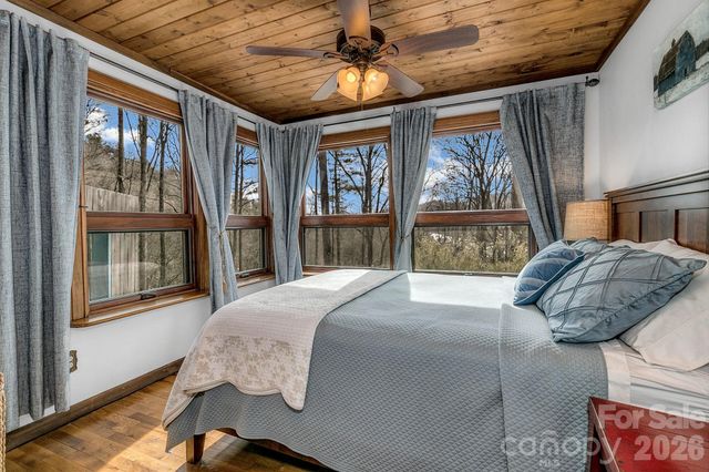 346 Lucky Lane, Clyde, NC 28721