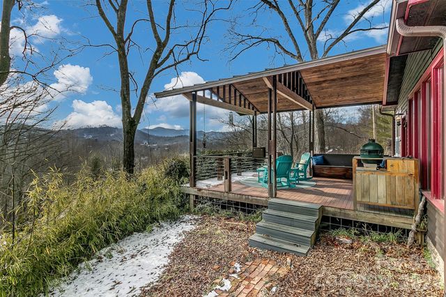 346 Lucky Lane, Clyde, NC 28721