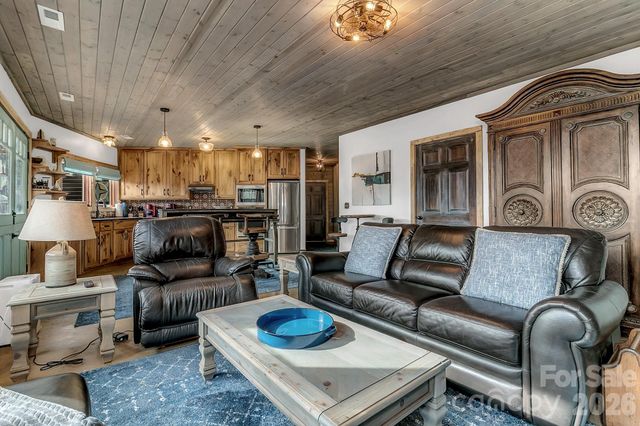 346 Lucky Lane, Clyde, NC 28721