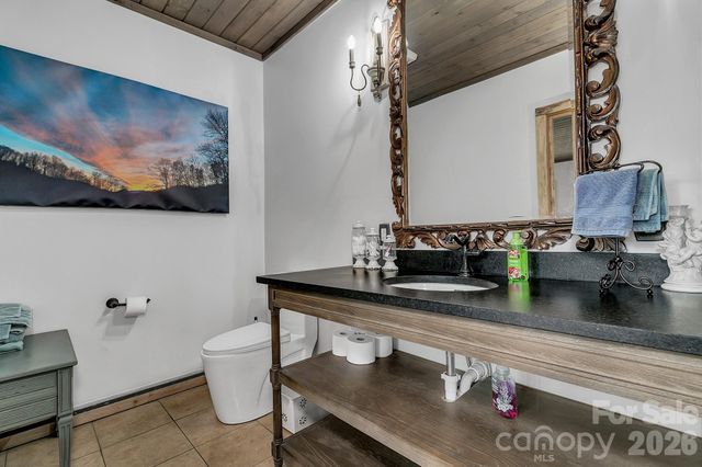 346 Lucky Lane, Clyde, NC 28721