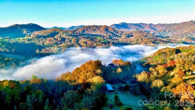 346 Lucky Lane, Clyde, NC 28721