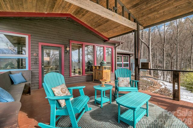 346 Lucky Lane, Clyde, NC 28721