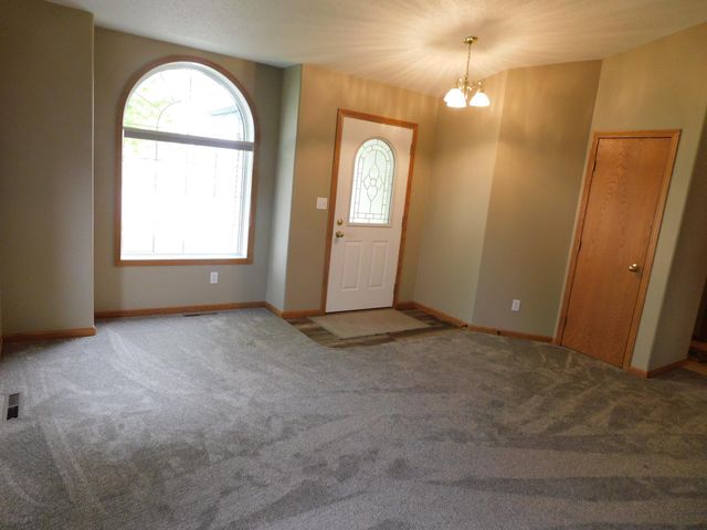 840 Lakeridge Place, West Fargo, ND 58078
