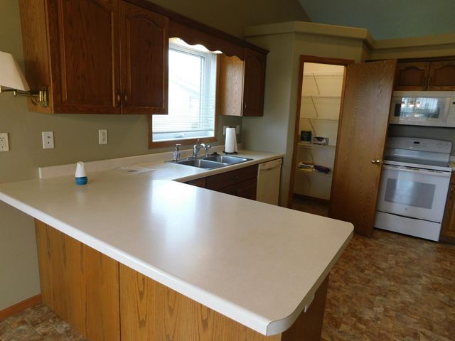 840 Lakeridge Place, West Fargo, ND 58078