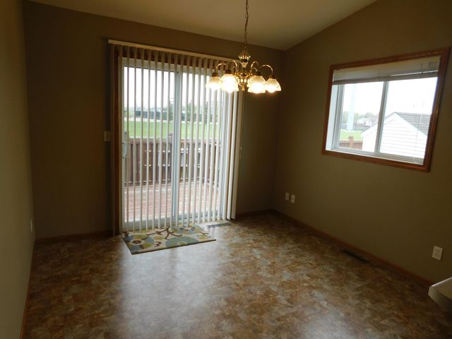 840 Lakeridge Place, West Fargo, ND 58078