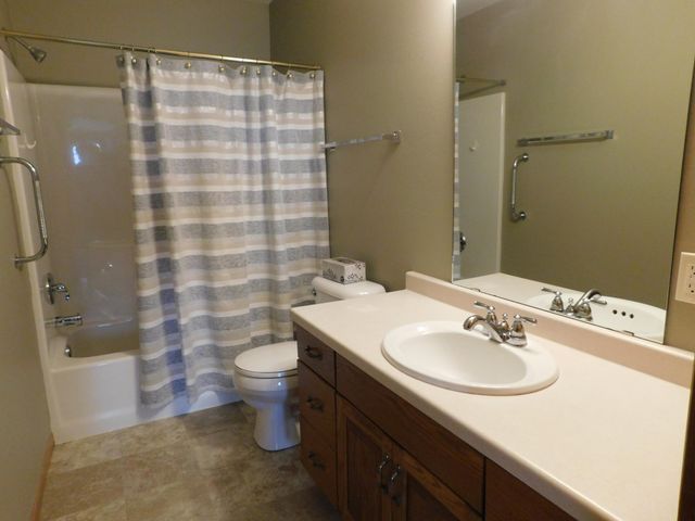 840 Lakeridge Place, West Fargo, ND 58078