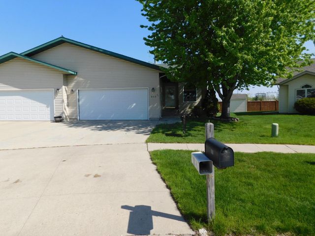 840 Lakeridge Place, West Fargo, ND 58078
