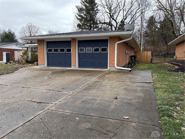 1463 Maplegrove Drive, Fairborn, OH 45324