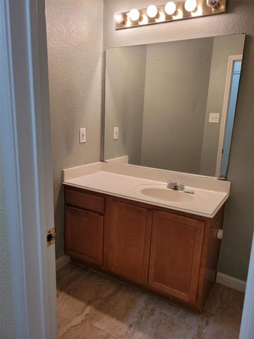 10436 Phantom Hill Road, Fort Worth, TX 76140