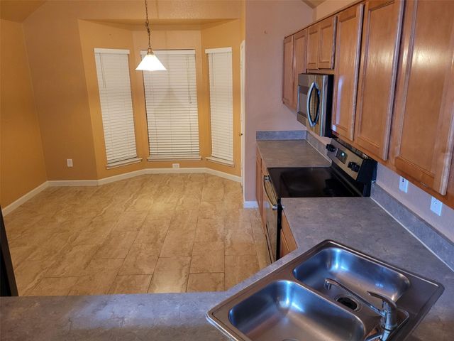 10436 Phantom Hill Road, Fort Worth, TX 76140