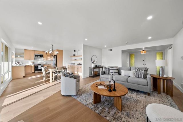 12602 Senda Acantilada, San Diego, CA 92128