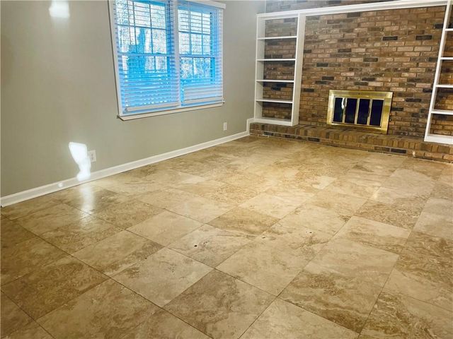637 Rae Drive, Lawrenceville, GA 30044