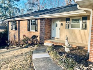 637 Rae Drive, Lawrenceville, GA 30044