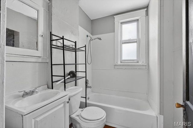 3727 Salome Avenue, Pine Lawn, MO 63121