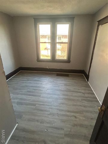 3727 Salome Avenue, Pine Lawn, MO 63121