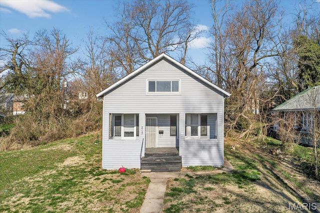 3727 Salome Avenue, Pine Lawn, MO 63121