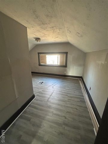 3727 Salome Avenue, Pine Lawn, MO 63121