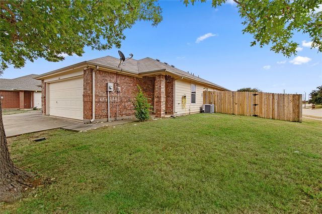 500 Canvas Court, Crowley, TX 76036