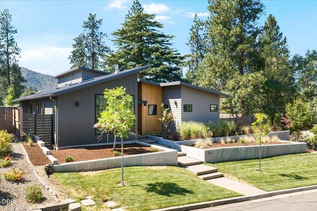 619 Elkader Street, Ashland, OR 97520