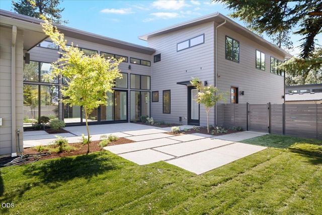 619 Elkader Street, Ashland, OR 97520