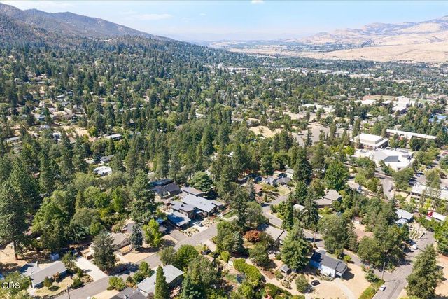 619 Elkader Street, Ashland, OR 97520