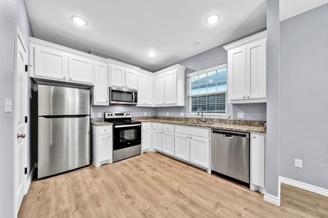 2909 S Scullin Avenue, Denison, TX 75020