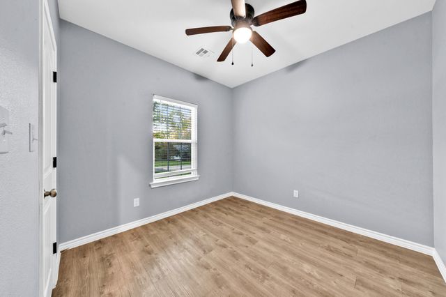 2909 S Scullin Avenue, Denison, TX 75020